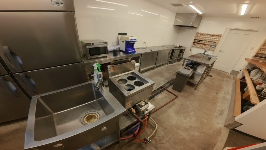 1階の本格業務用厨房